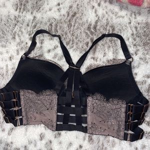 Victorias Secret Very Sexy Push-up Bra in 32B